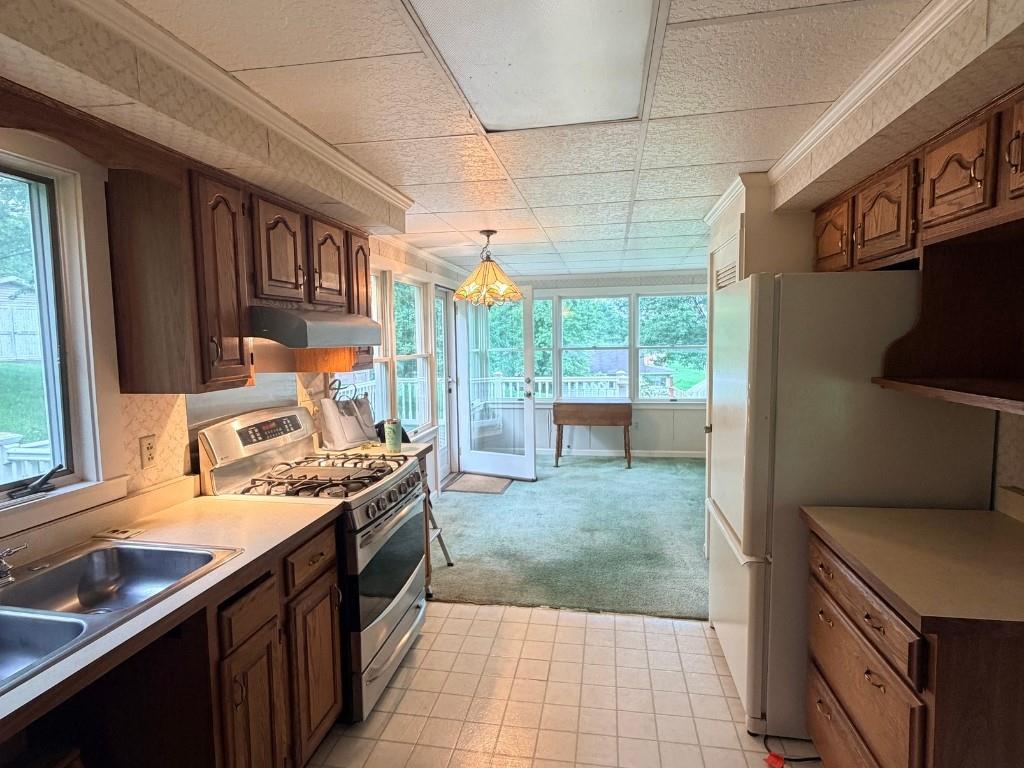 1566 Brush Run Road Washington, PA 15301 - Photo 16 of 35 view into "morning room".