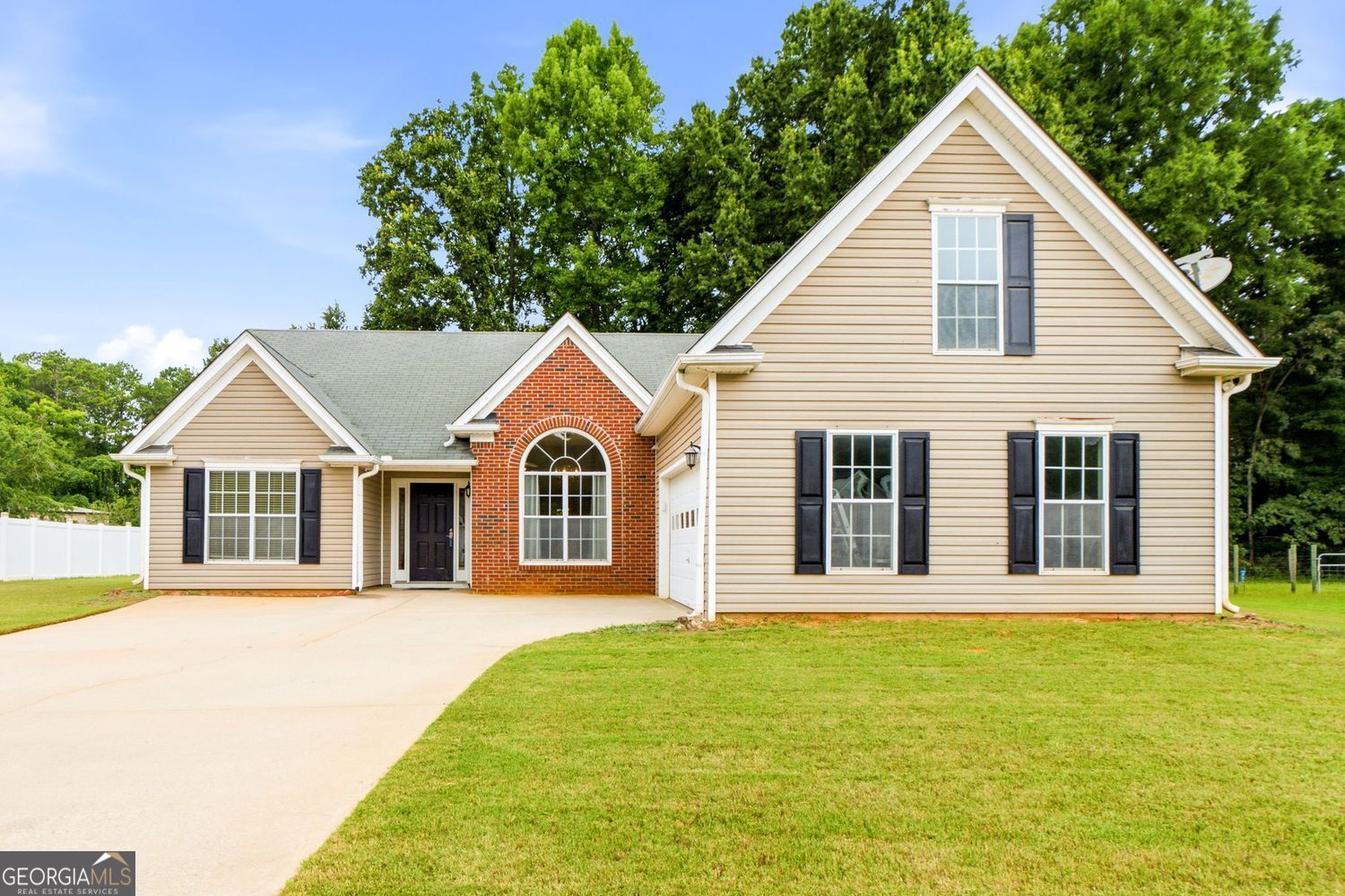 260 Sandstone Drive Hampton, GA 30228 - Photo 1 of 35