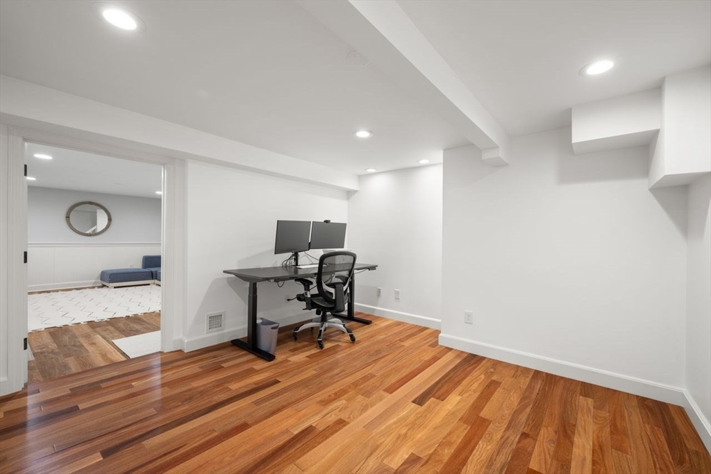 71 Westgate Wellesley, MA 02481 - Photo 26 of 32