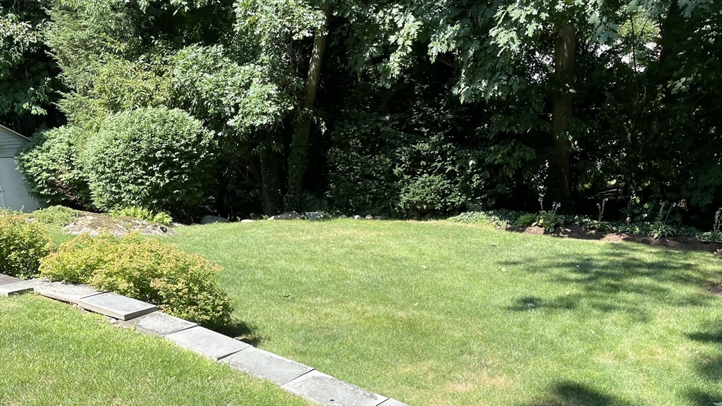 71 Westgate Wellesley, MA 02481 - Photo 28 of 32