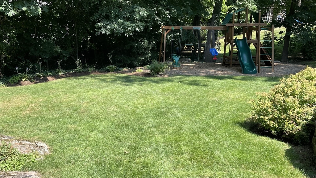 71 Westgate Wellesley, MA 02481 - Photo 29 of 32