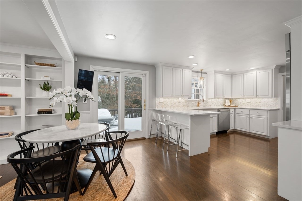 71 Westgate Wellesley, MA 02481 - Photo 5 of 32