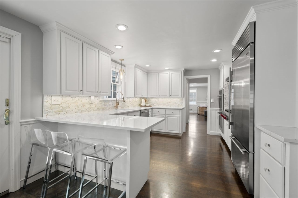 71 Westgate Wellesley, MA 02481 - Photo 6 of 32