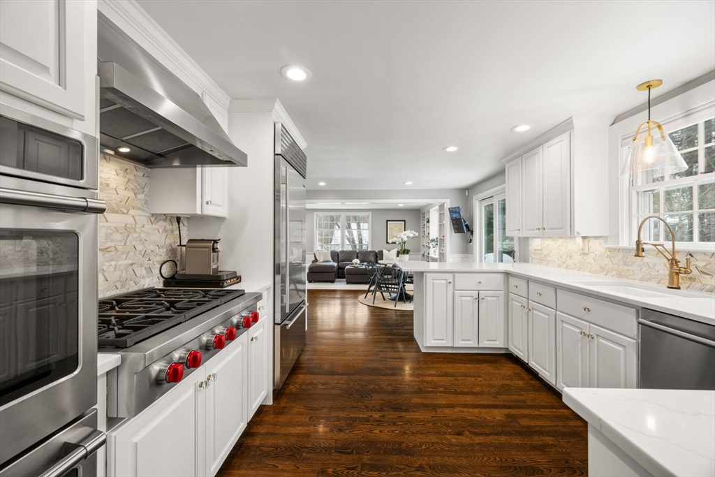 71 Westgate Wellesley, MA 02481 - Photo 9 of 32