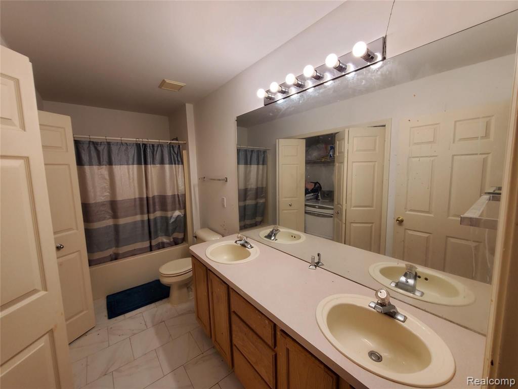47050 Fieldview Court Canton, MI 48188 - Photo 8 of 8