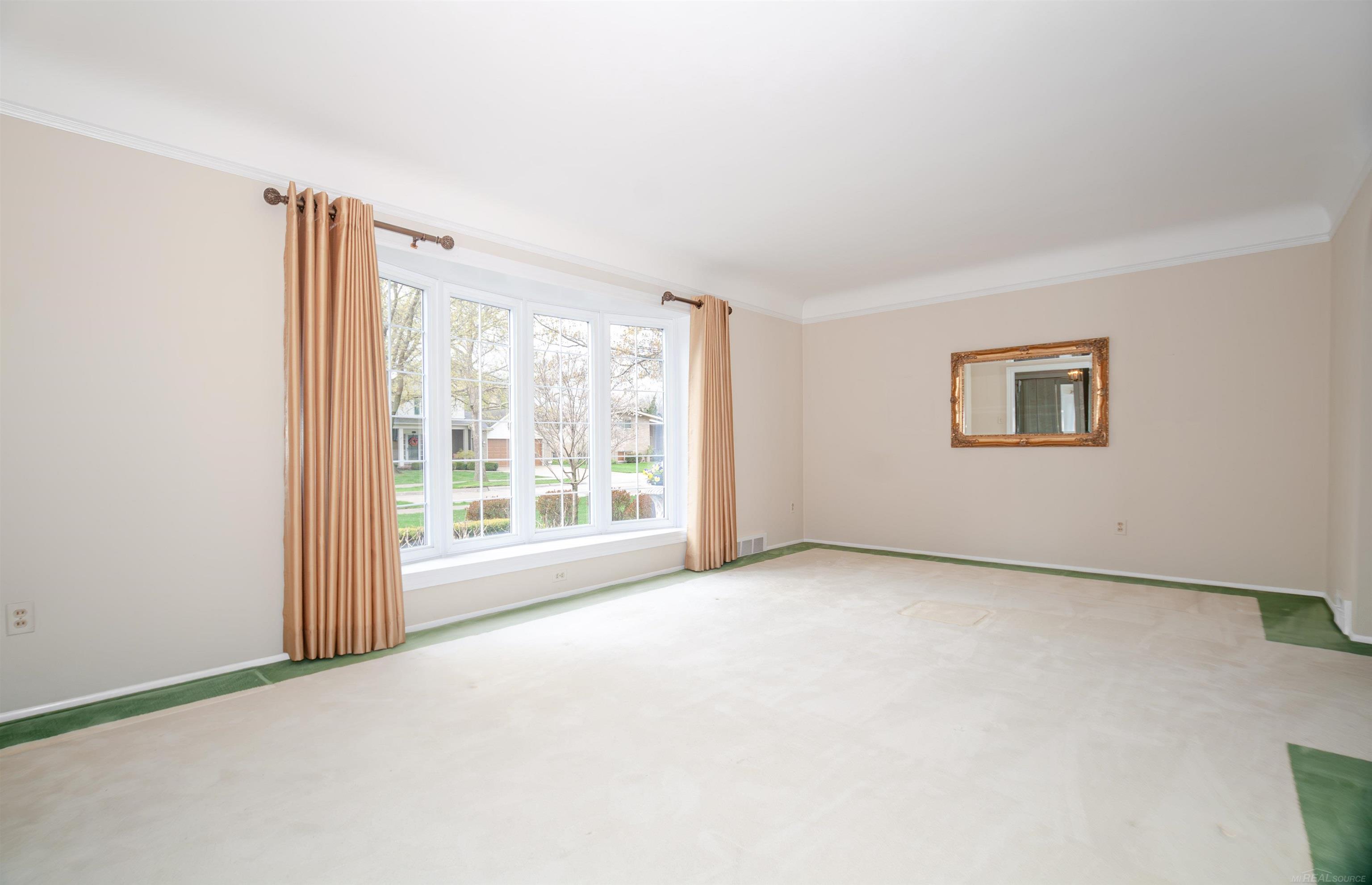 1010 Canterbury Road Grosse Pointe, MI 48236 - Photo 7 of 65 50108159-6.JPG