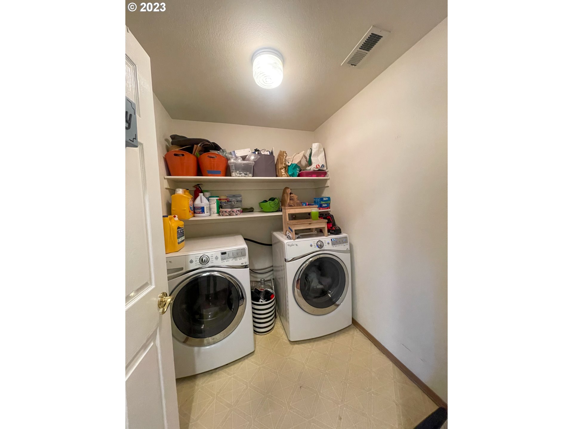 219 Corona Loop Road Roseburg, OR 97471 - Photo 12 of 26 Laundry