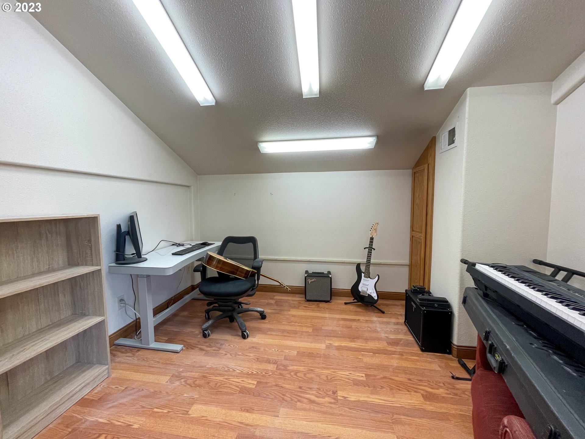 219 Corona Loop Road Roseburg, OR 97471 - Photo 17 of 26 Shop