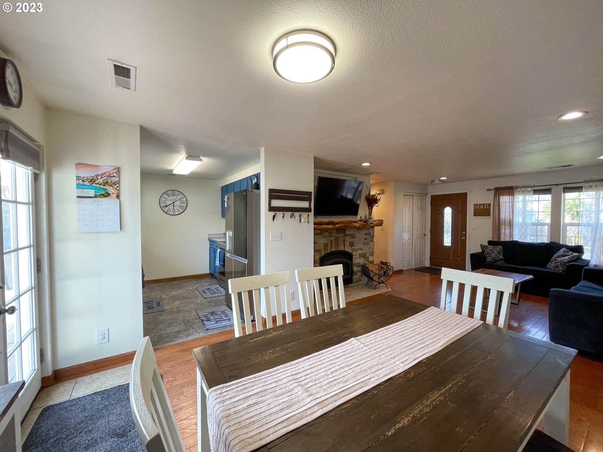 219 Corona Loop Road Roseburg, OR 97471 - Photo 6 of 26 Dining Room
