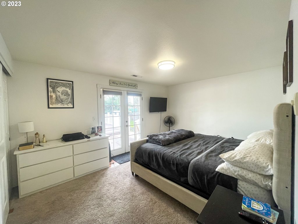 219 Corona Loop Road Roseburg, OR 97471 - Photo 8 of 26 Bedroom, Primary