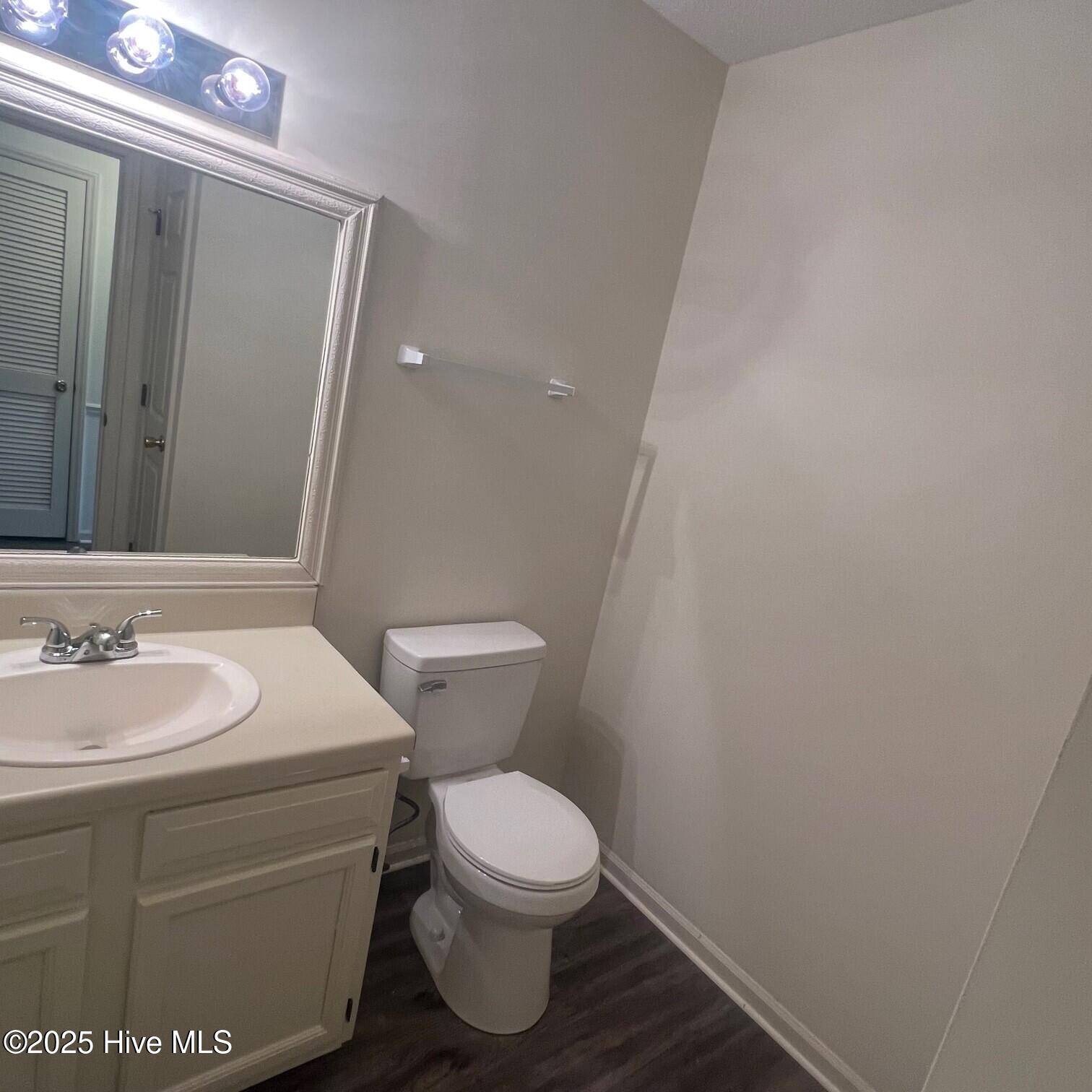 2700 Thackery Road, Unit 42 Greenville, NC 27858 - Photo 8 of 14 Half Bath - 2700 Thackery Rd Unit 42