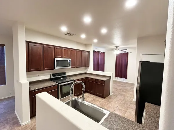 $1,900 | 36414 West Barcelona Lane, Maricopa, AZ 85138