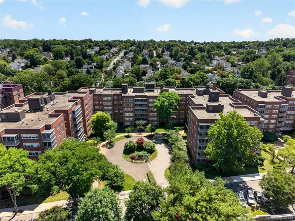 $479,000 | 240 Garth Road, Unit 4H2, Scarsdale, NY 10583