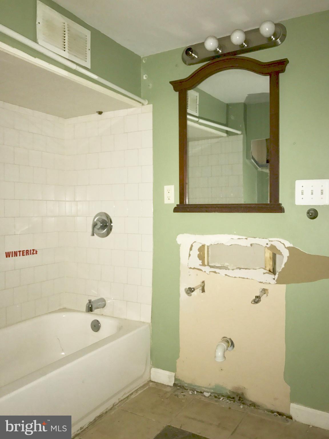 1716 Marshall Street Baltimore, MD 21230 - Photo 19 of 28 Bath