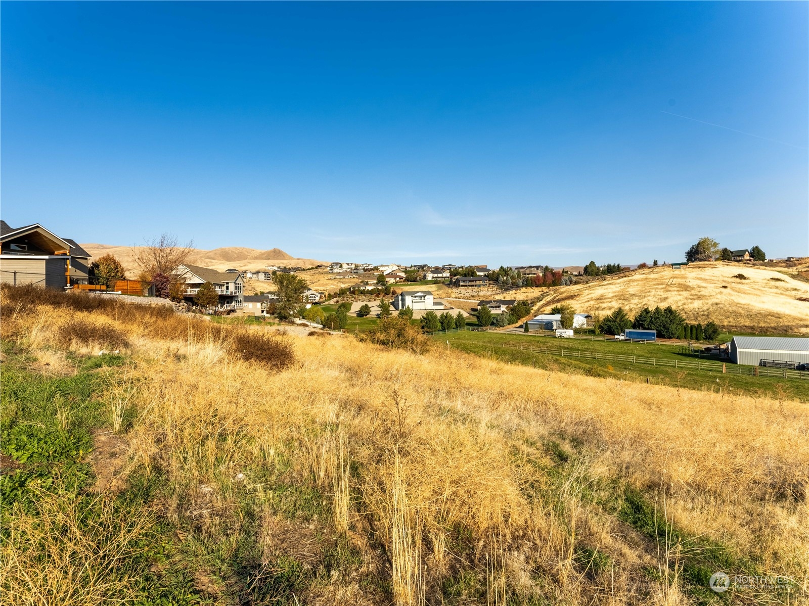 3992 Knowles Road Wenatchee, WA 98801 - Photo 1 of 10 Gallery Image 1
