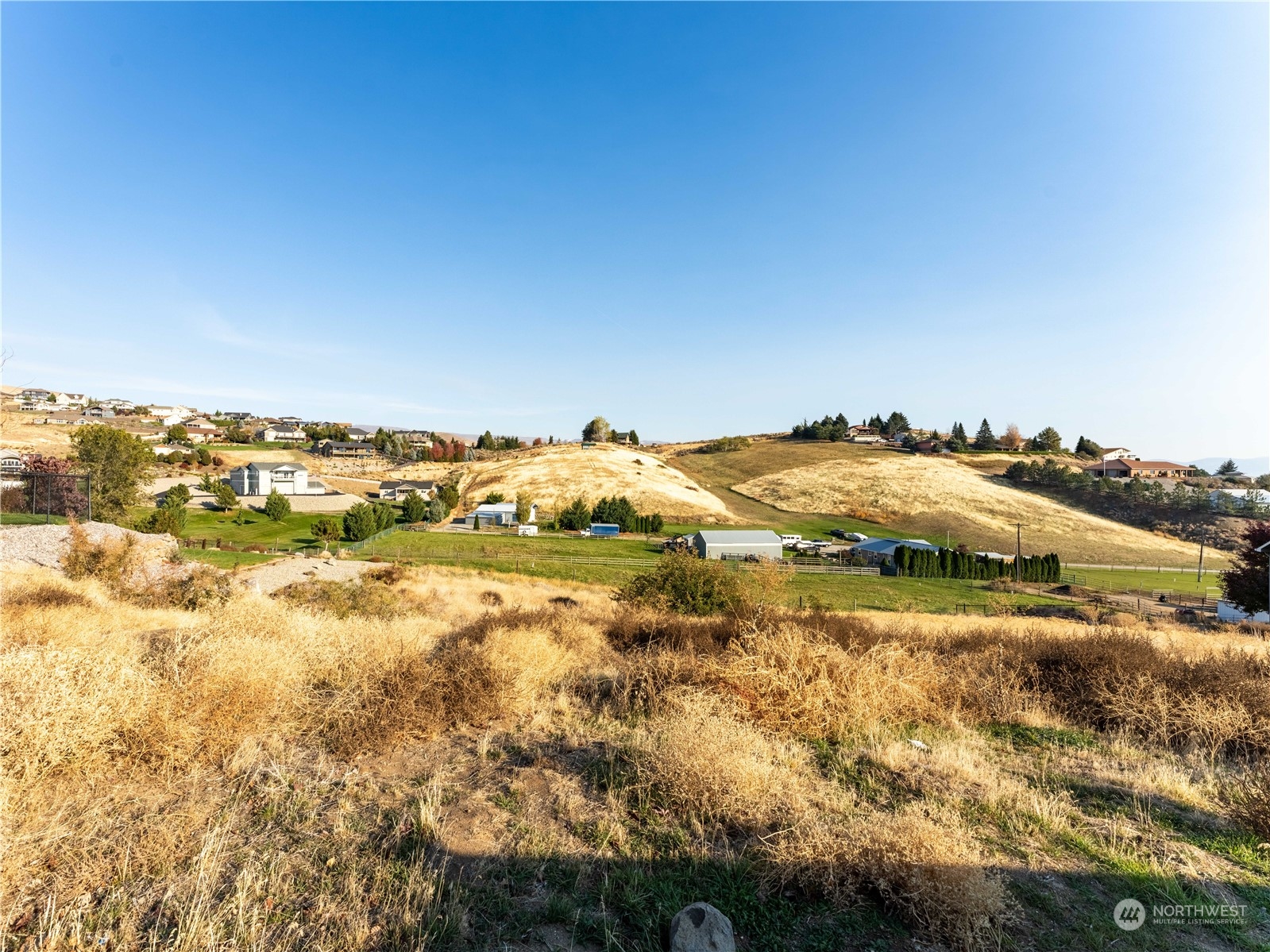 3992 Knowles Road Wenatchee, WA 98801 - Photo 2 of 10 Gallery Image 2