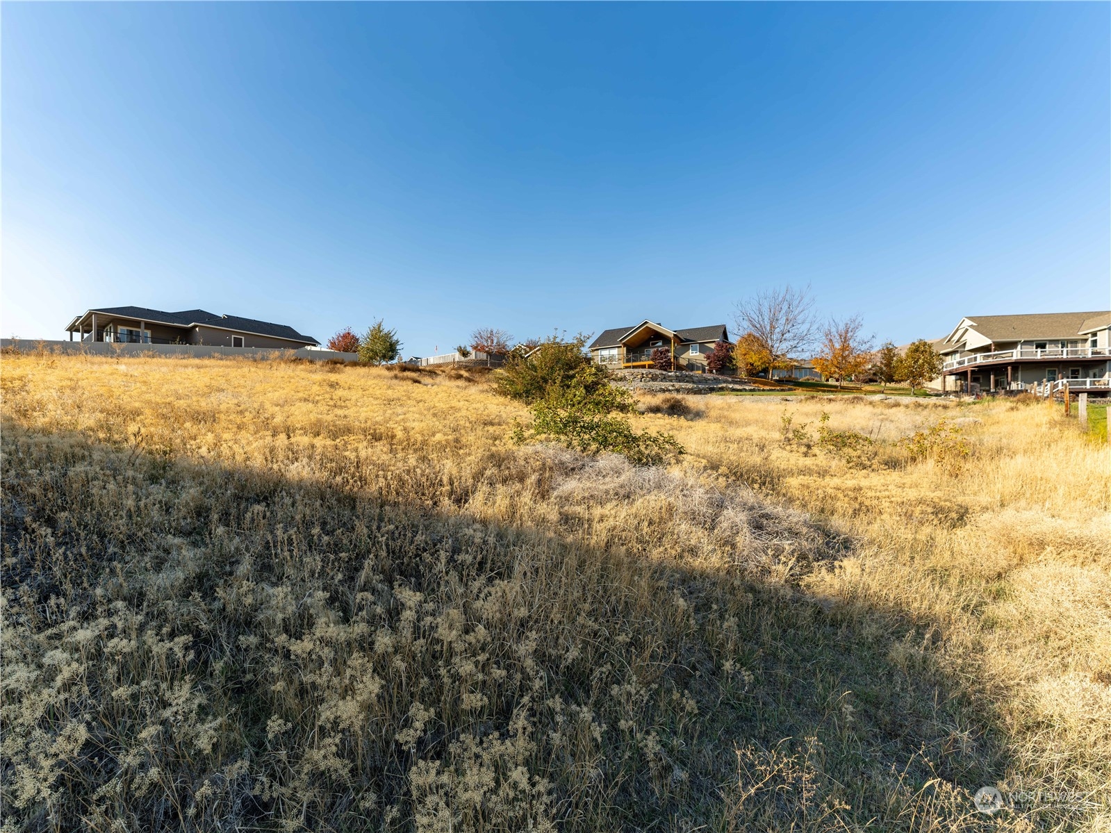 3992 Knowles Road Wenatchee, WA 98801 - Photo 3 of 10 Gallery Image 3