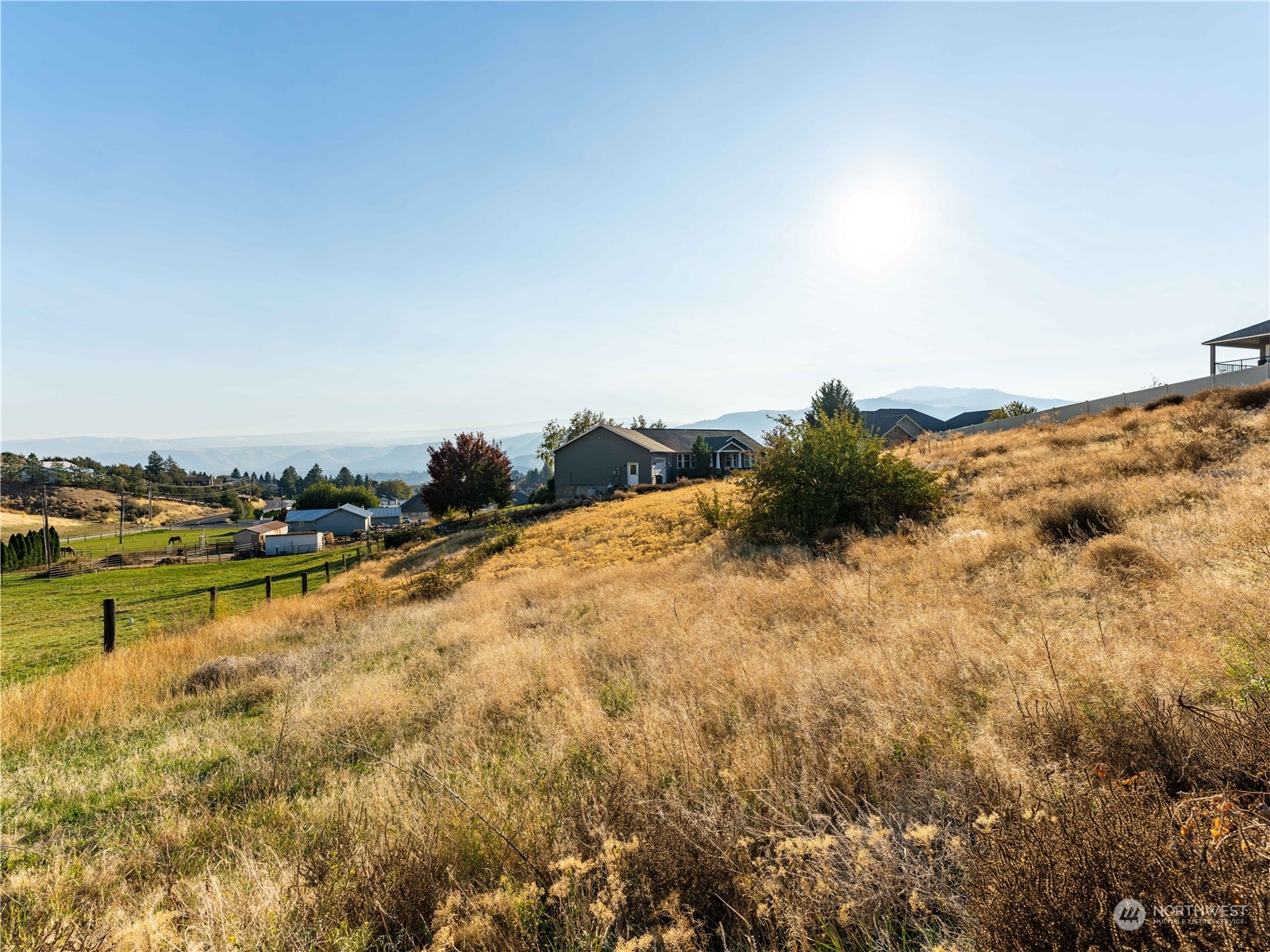 3992 Knowles Road Wenatchee, WA 98801 - Photo 4 of 10 Gallery Image 4