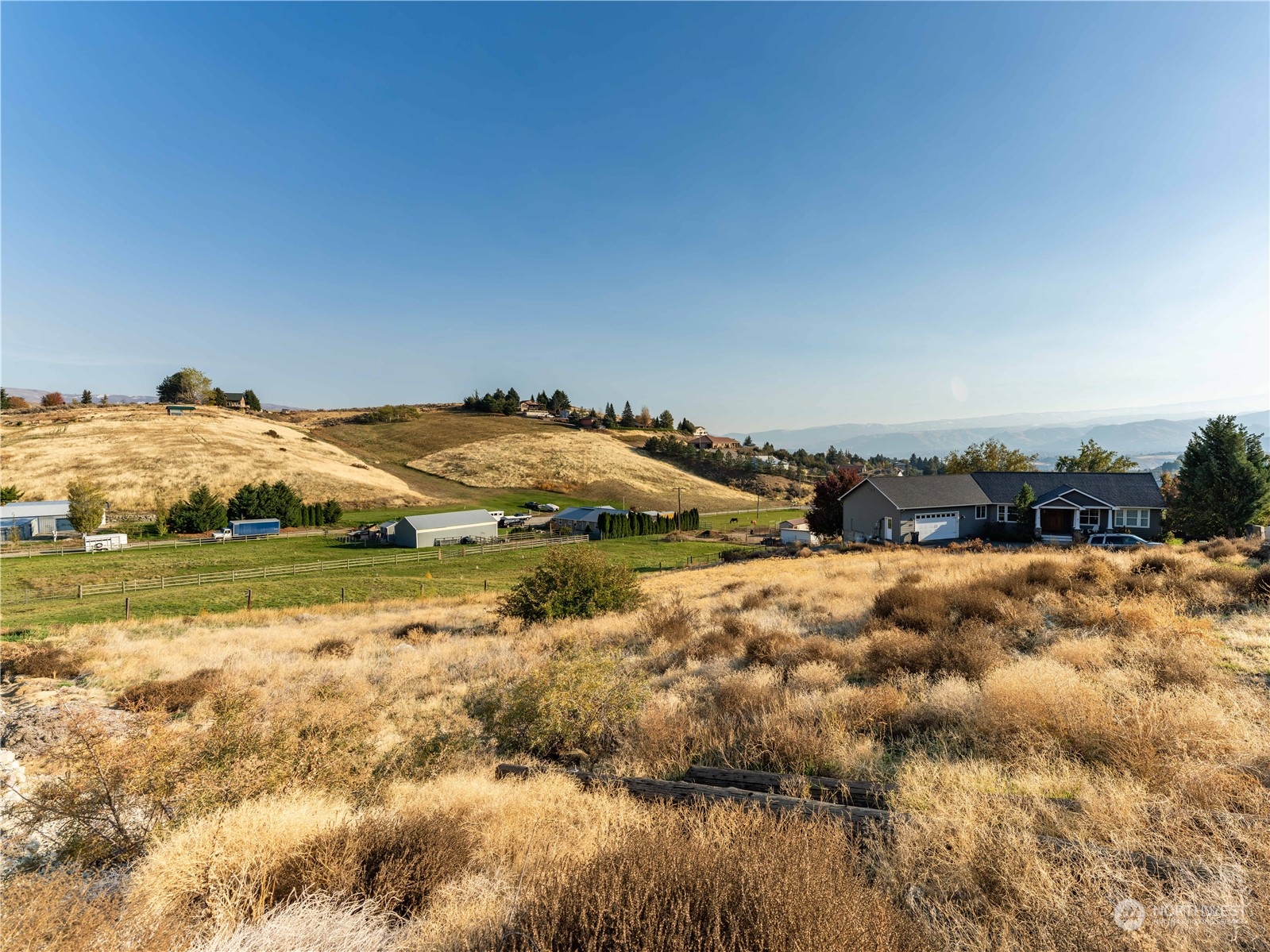 3992 Knowles Road Wenatchee, WA 98801 - Photo 5 of 10 Gallery Image 5