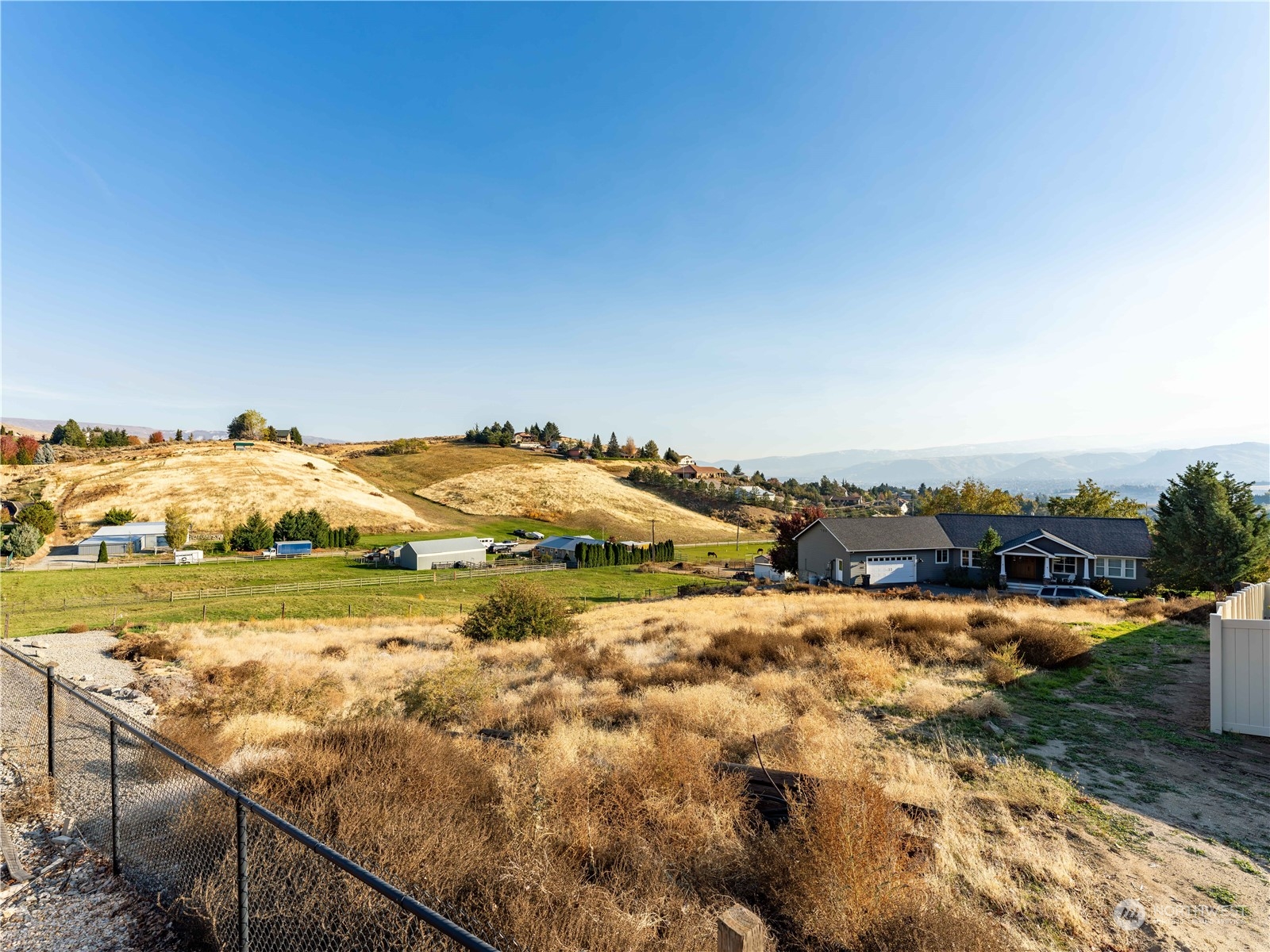 3992 Knowles Road Wenatchee, WA 98801 - Photo 6 of 10 Gallery Image 6
