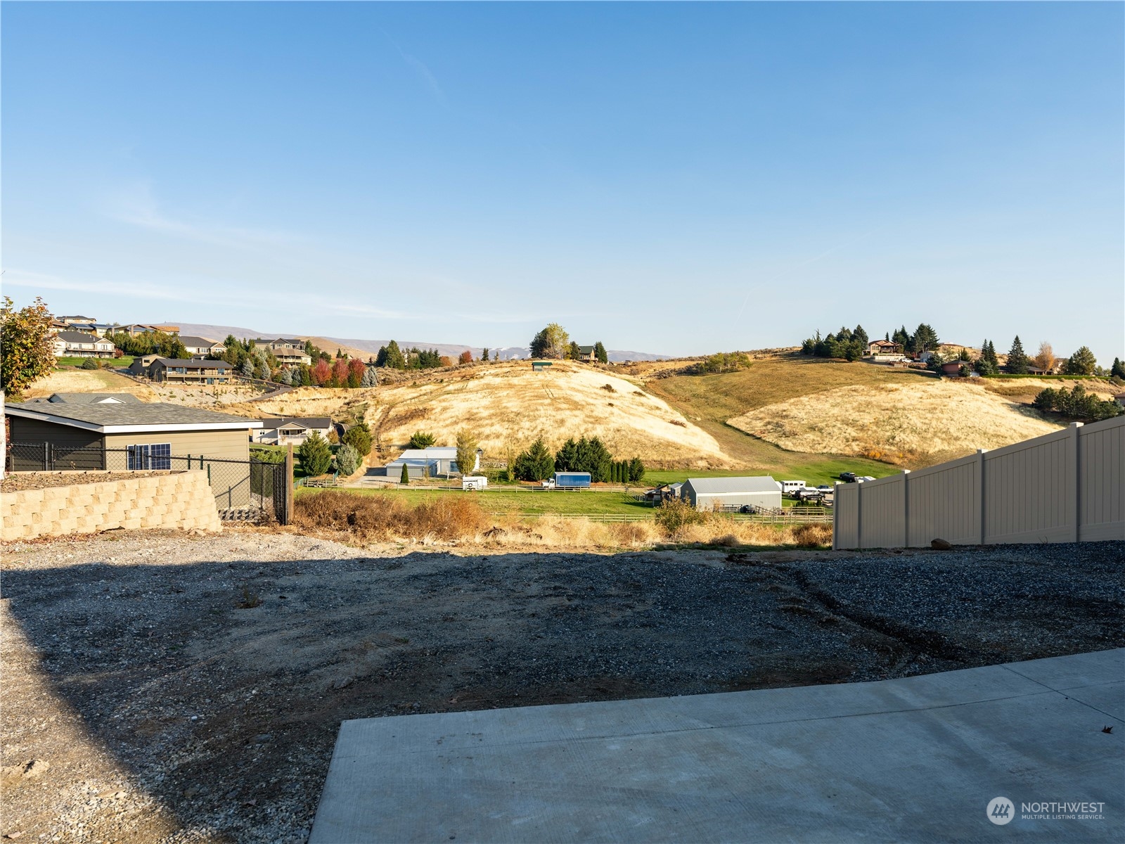 3992 Knowles Road Wenatchee, WA 98801 - Photo 7 of 10 Gallery Image 7