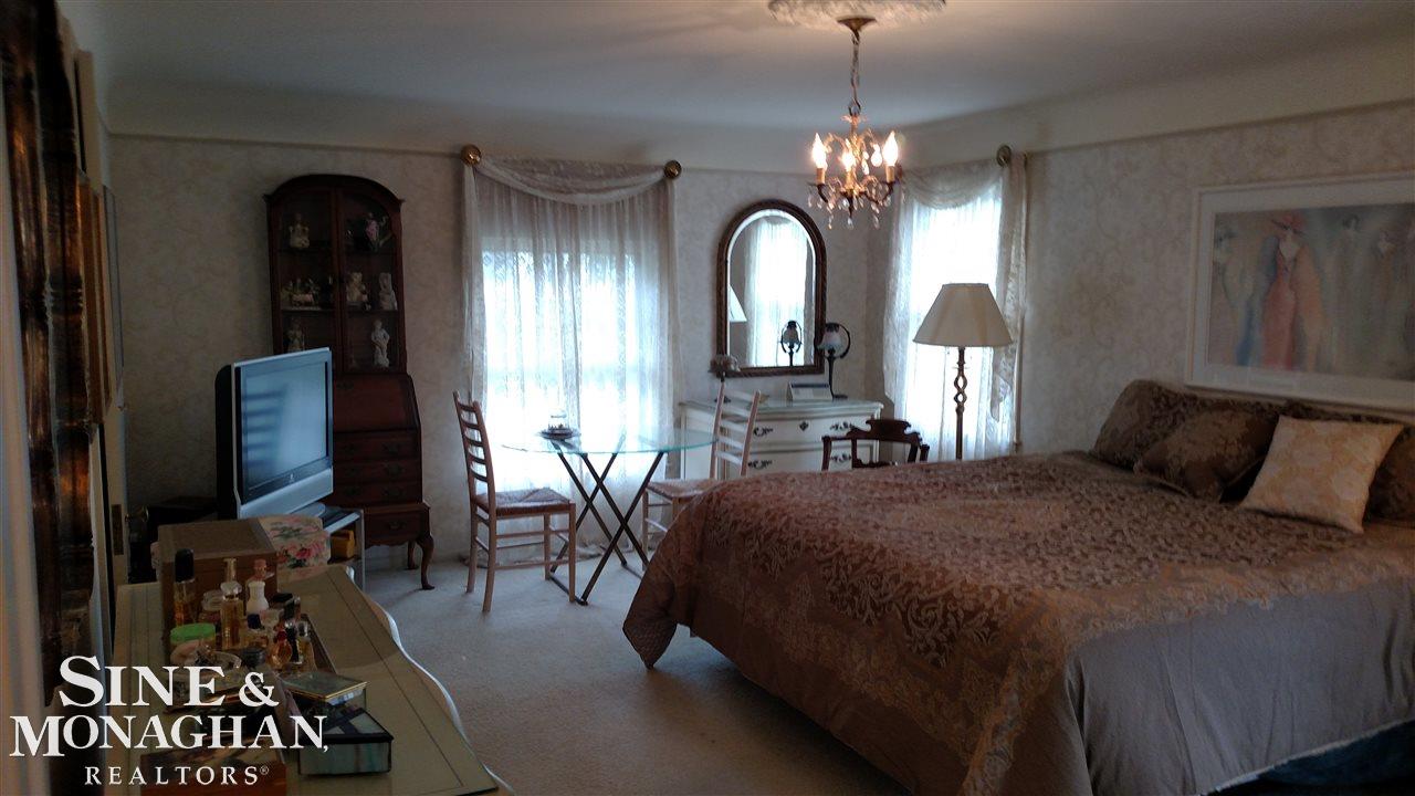 1025 Bishop Road Grosse Pointe Park, MI 48230 - Photo 11 of 22