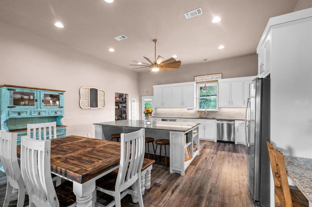 1500 Newberry Road Millsap, TX 76066 - Photo 7 of 40