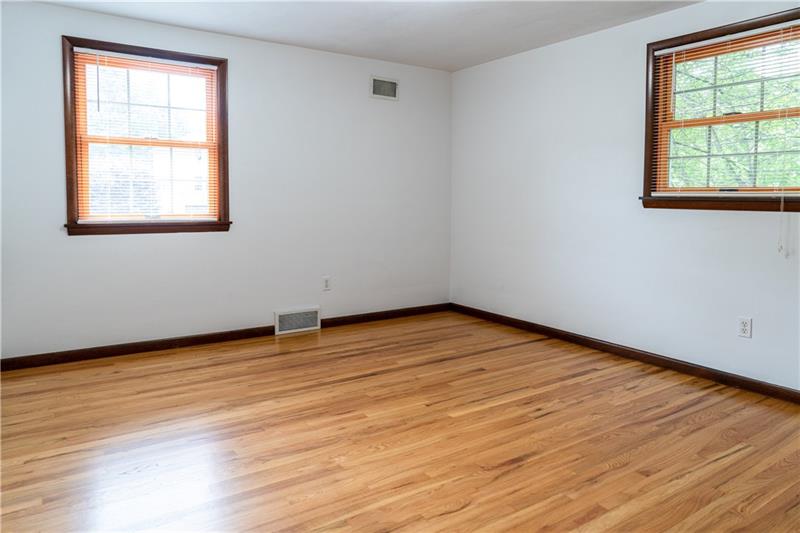 332 Nichols Road Pittsburgh, PA 15237 - Photo 14 of 25 Bedroom