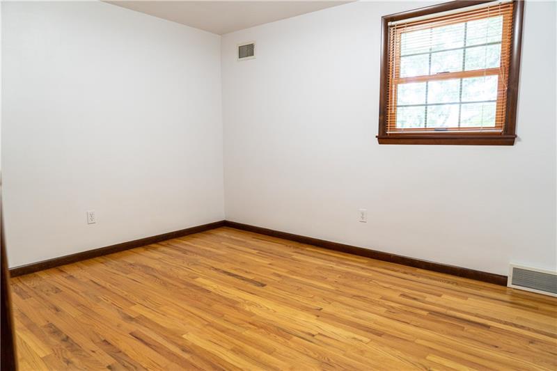 332 Nichols Road Pittsburgh, PA 15237 - Photo 16 of 25 Bedroom