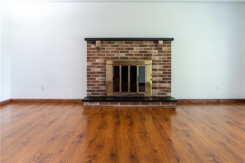 332 Nichols Road Pittsburgh, PA 15237 - Photo 8 of 25 Family Room