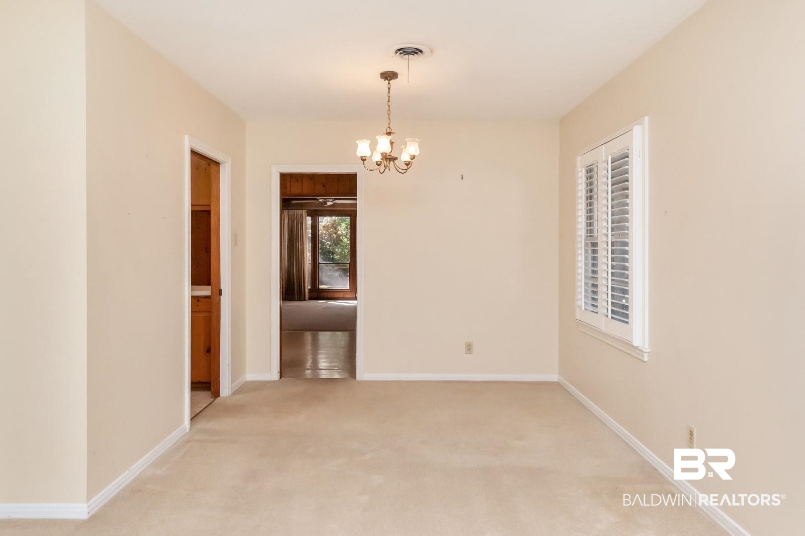 1502 Crestview Drive Mobile, AL 36693 - Photo 9 of 34