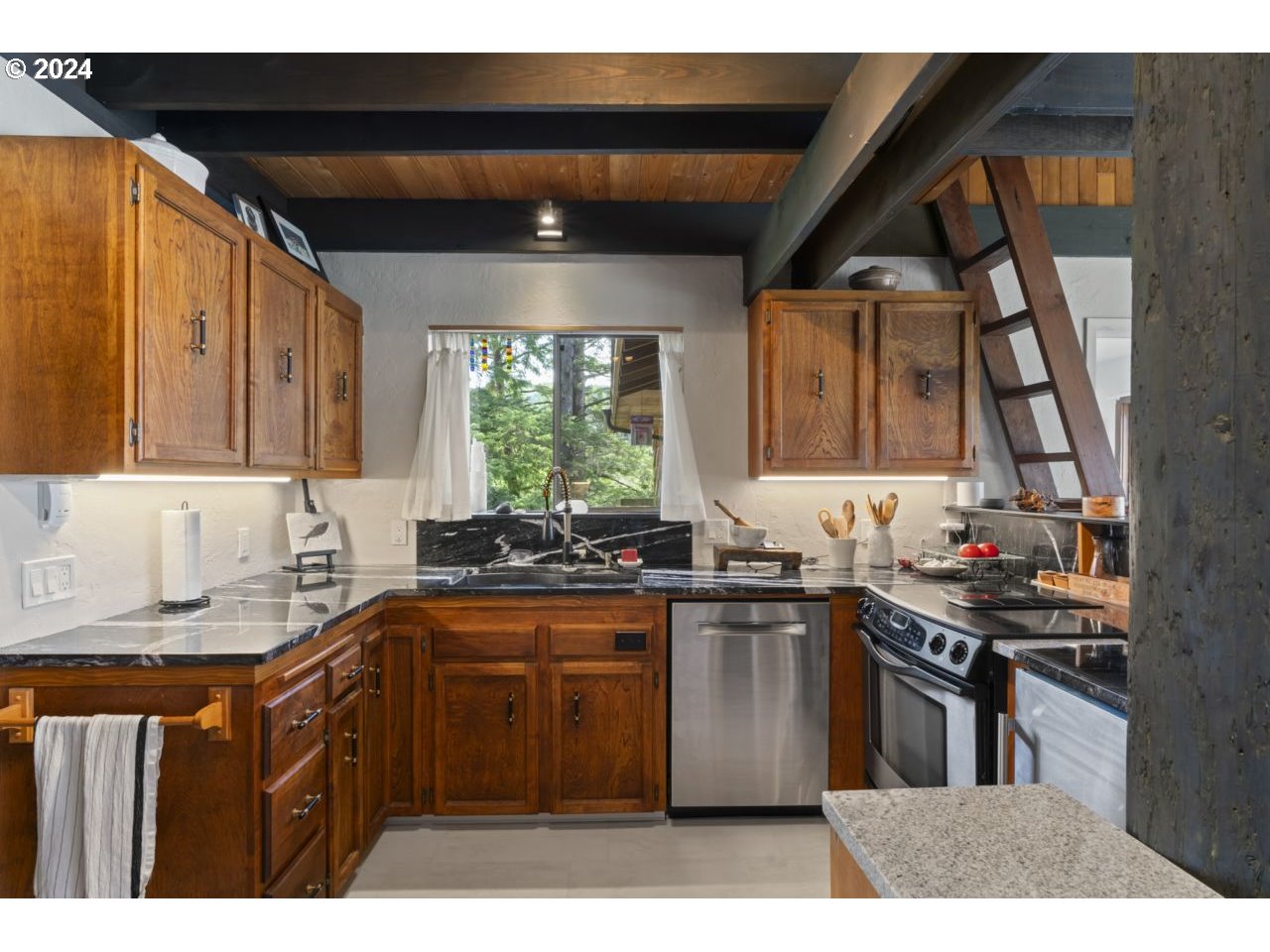 83569 Clear Lake Road Florence, OR 97439 - Photo 33 of 48 Gallery Image 33