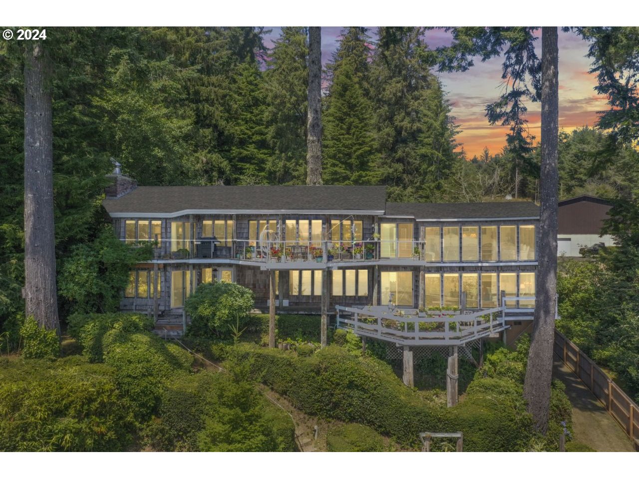 83569 Clear Lake Road Florence, OR 97439 - Photo 43 of 48 Gallery Image 43