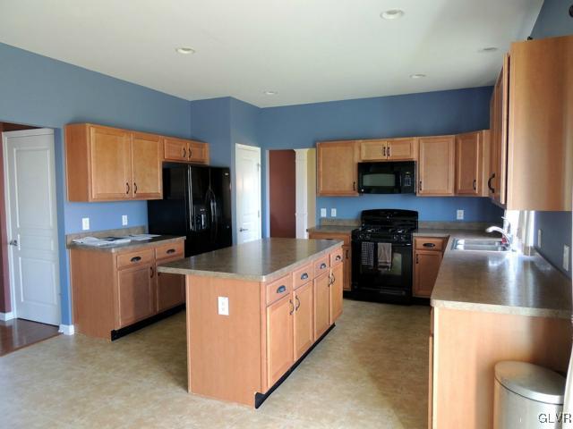 8925 Colebrook Road Breinigsville, PA 18031 - Photo 12 of 33 Gallery Image 12