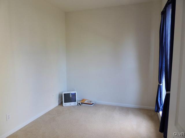 8925 Colebrook Road Breinigsville, PA 18031 - Photo 8 of 33 Gallery Image 8