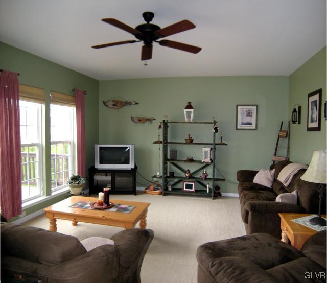 8925 Colebrook Road Breinigsville, PA 18031 - Photo 9 of 33 Gallery Image 9