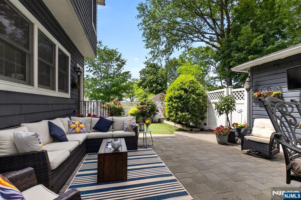 158 Vreeland Avenue Rutherford, NJ 07070 - Photo 31 of 34