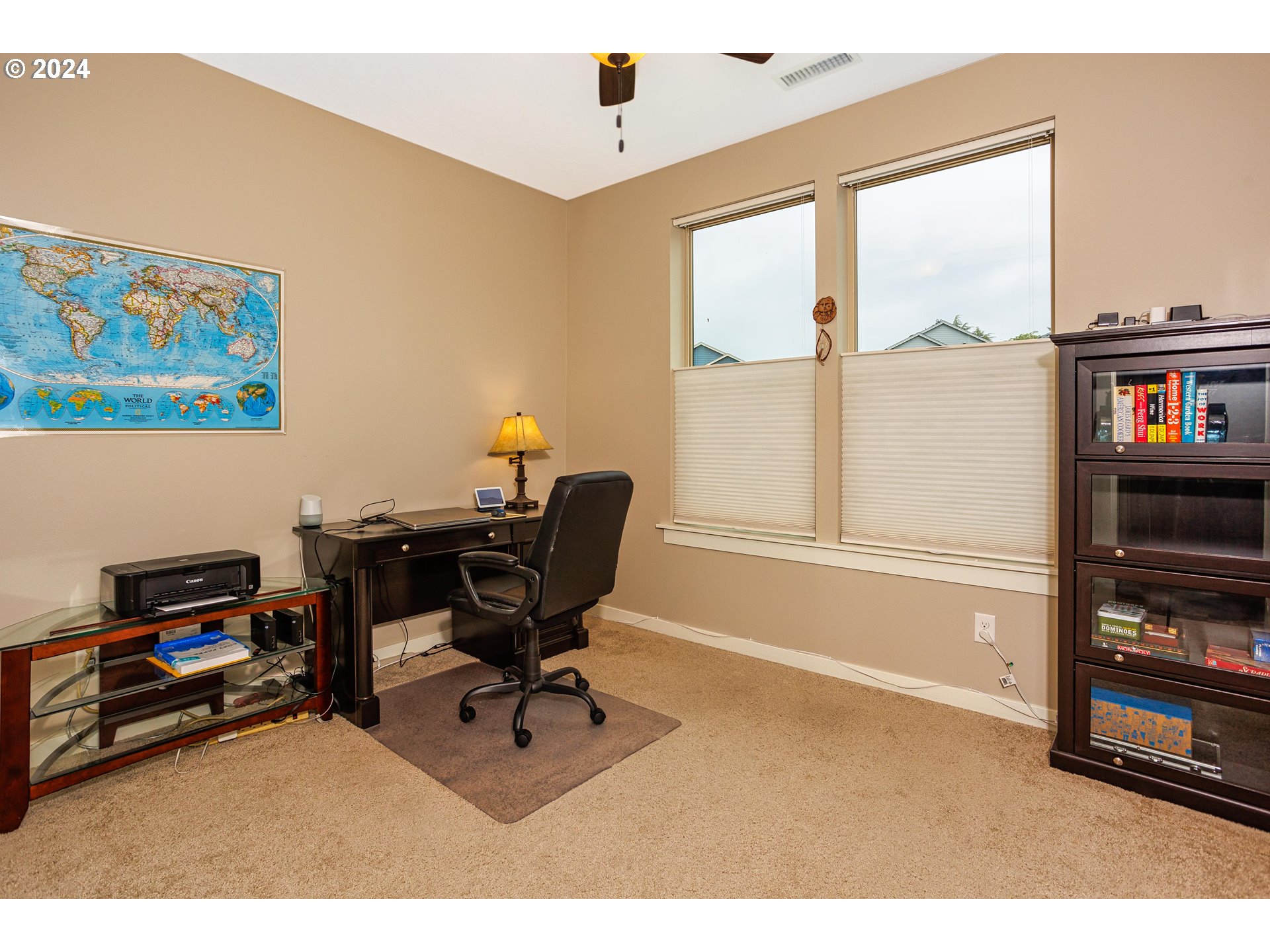 4313 North Ridgefield Woods Drive Ridgefield, WA 98642 - Photo 21 of 24 a workspace with furniture and a window