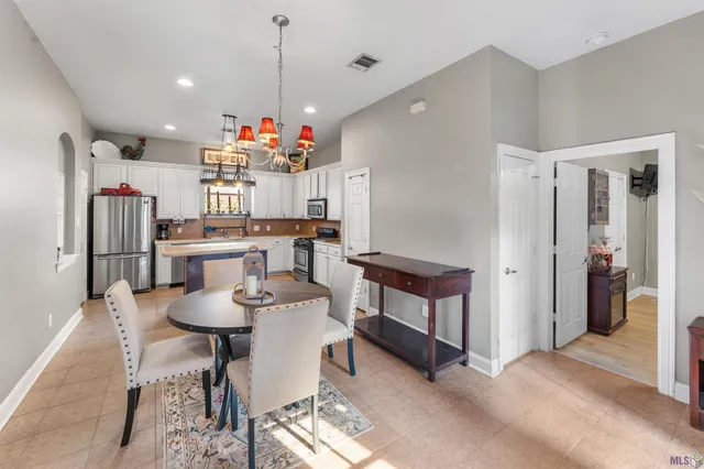 $330,000 | 15940 Belle Angela Avenue, Baton Rouge, LA 70817