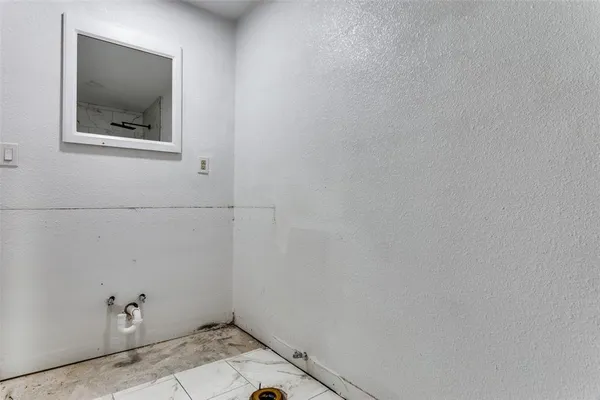 $229,900 | 2625 Frazier Avenue, Fort Worth, TX 76110