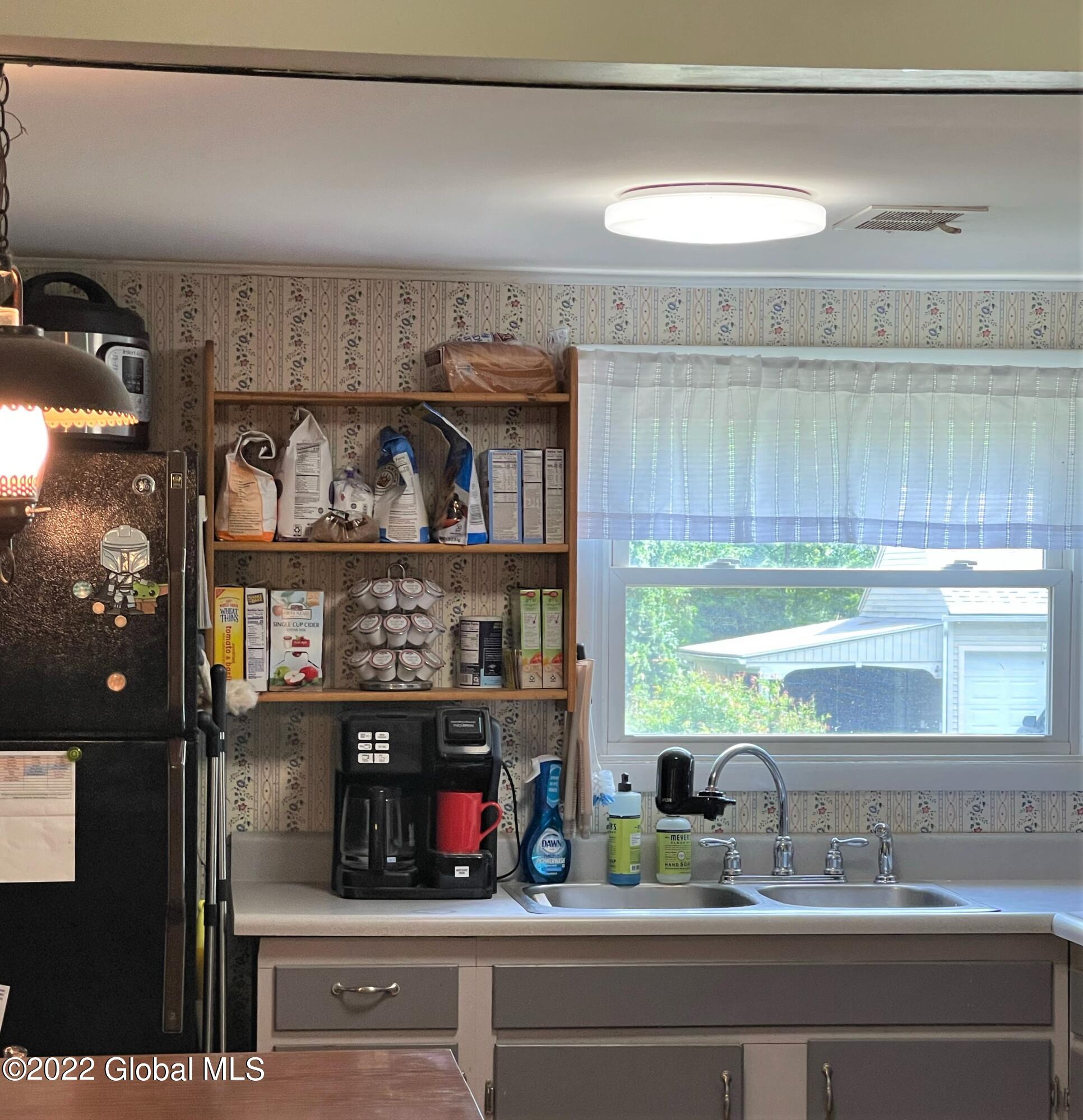 138 Log City Road Amsterdam, NY 12010 - Photo 5 of 26 kitchen2