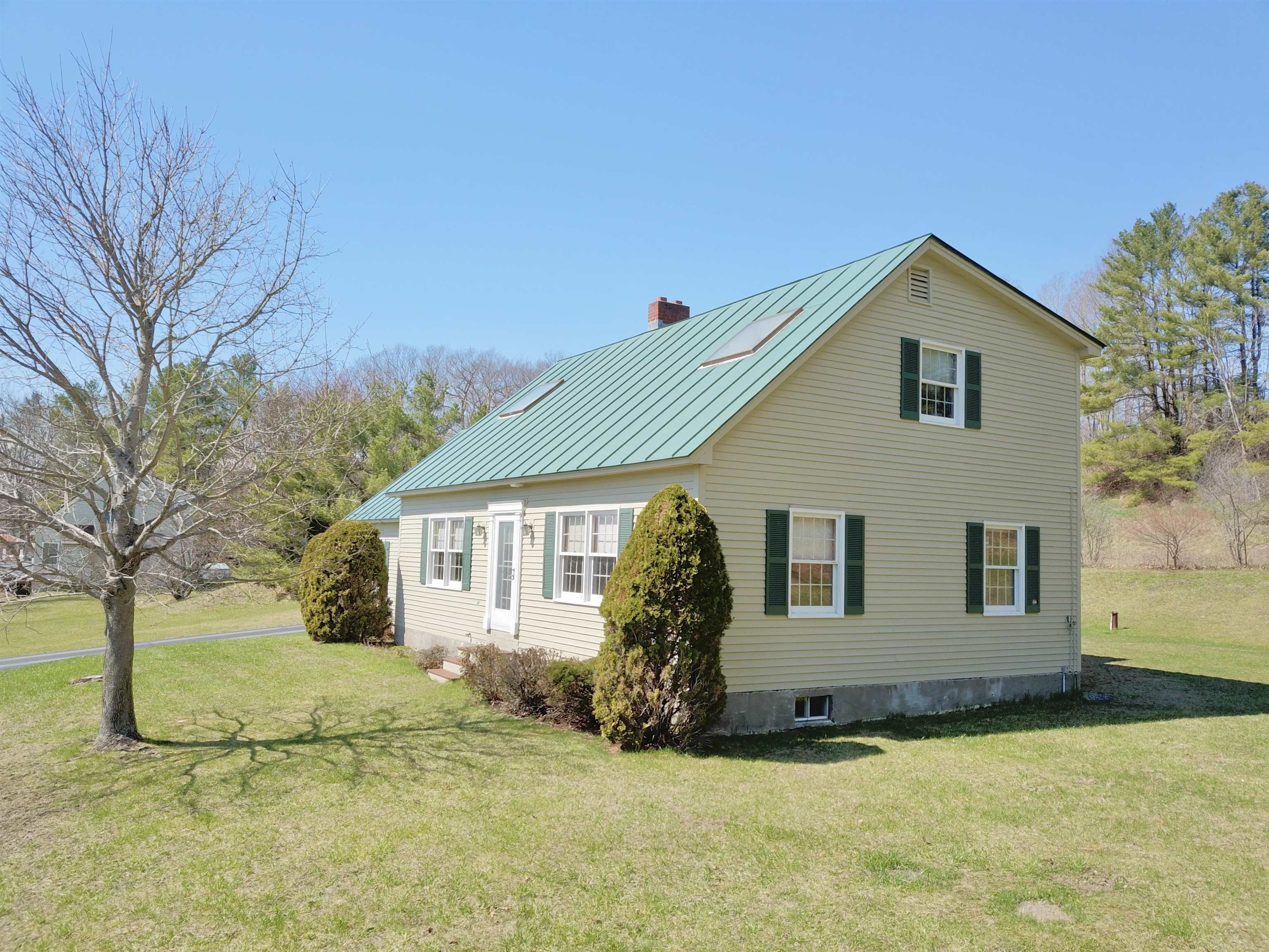15 Farr Road Lebanon, NH 03766 - Photo 4 of 25