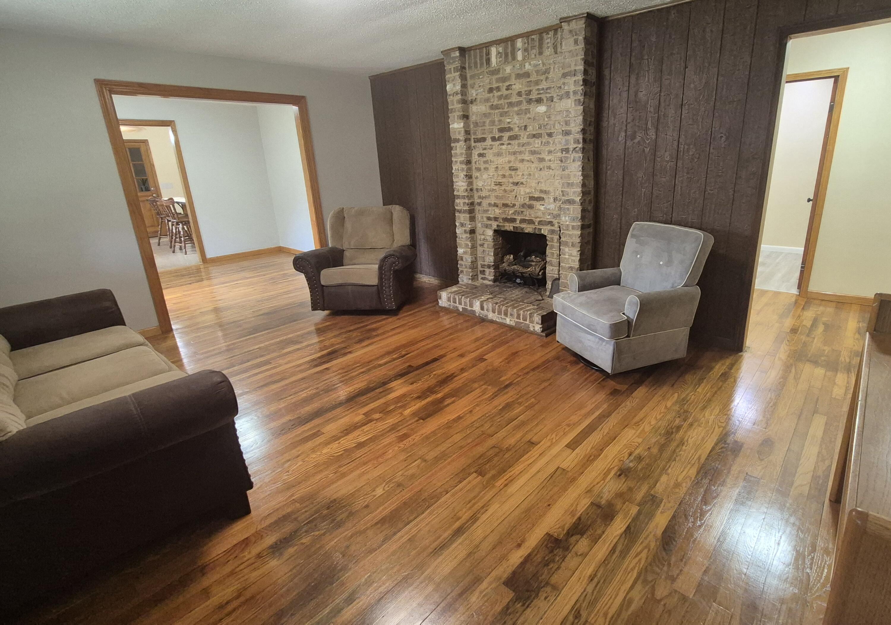 525-527 Shady Grove Road Sequatchie, TN 37374 - Photo 20 of 55 living room