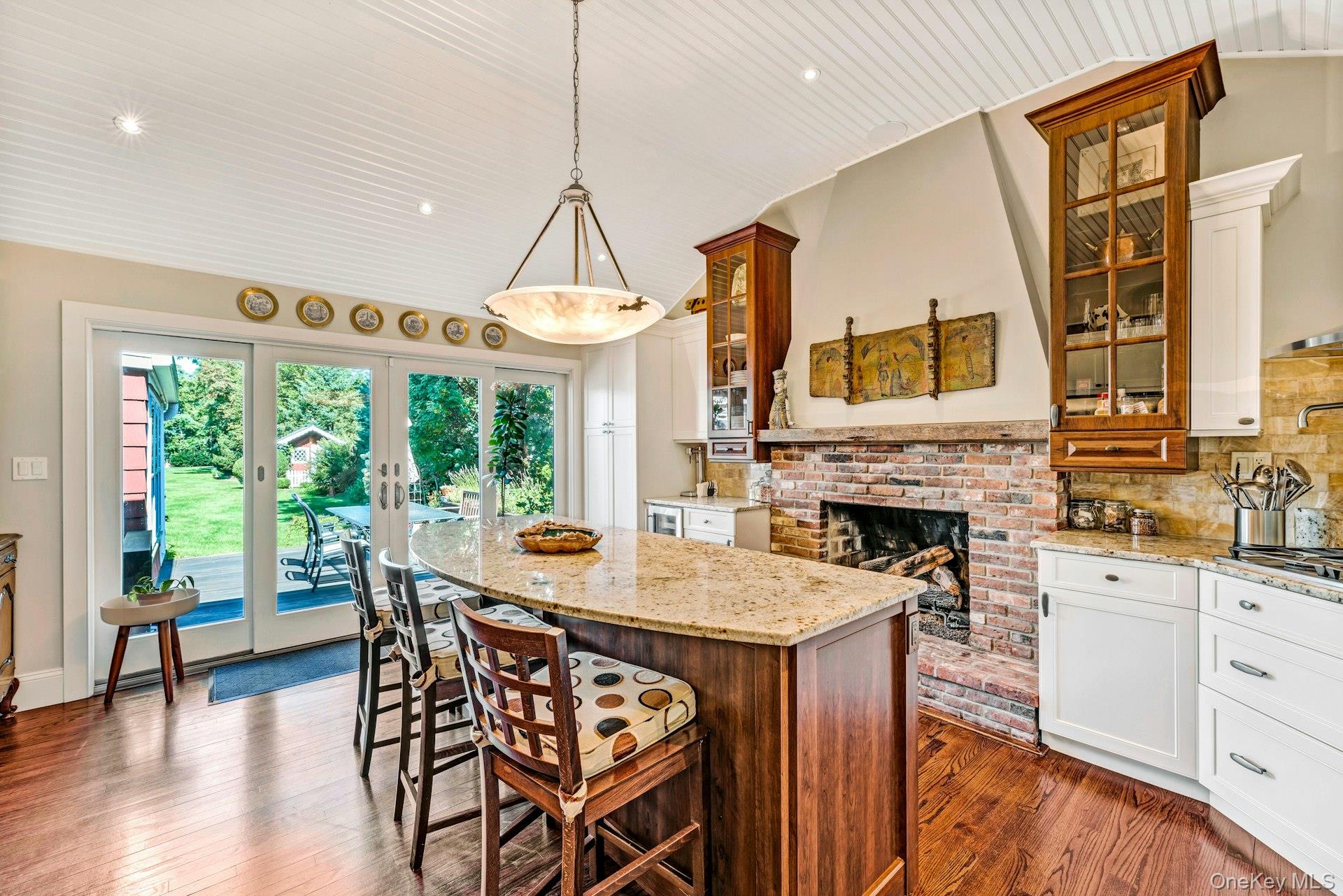 15405 Main Road Mattituck, NY 11952 - Photo 4 of 27