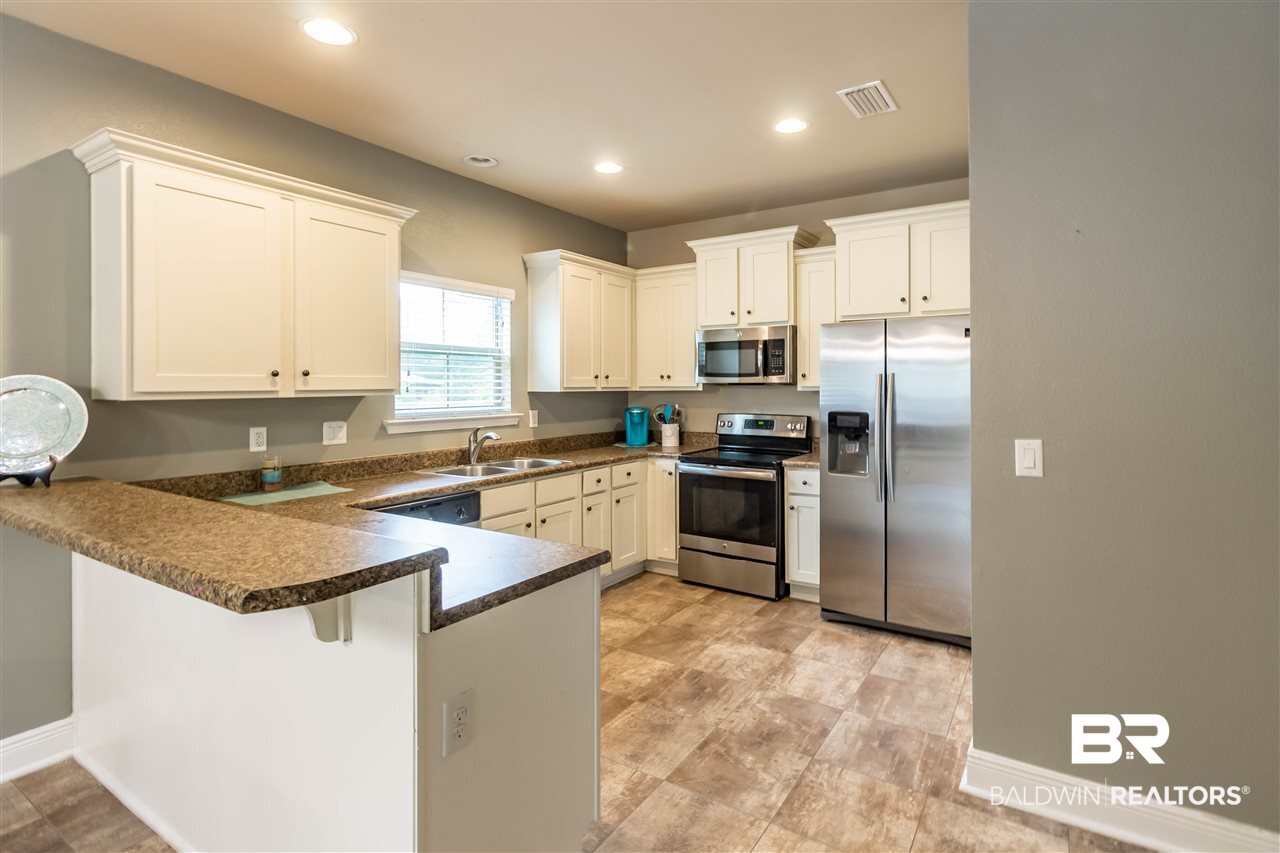 16977 Russet Court Foley, AL 36535 - Photo 8 of 30