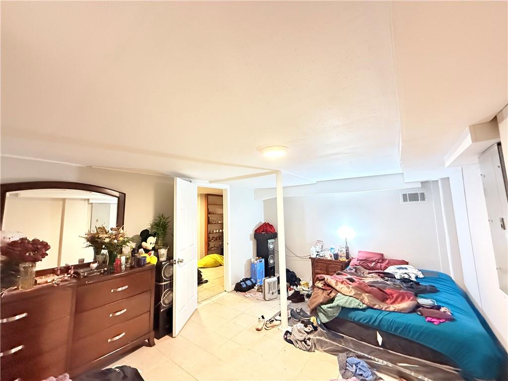 3276 Pin Oak Circle Atlanta, GA 30340 - Photo 16 of 22 a very nice looking room with many windows