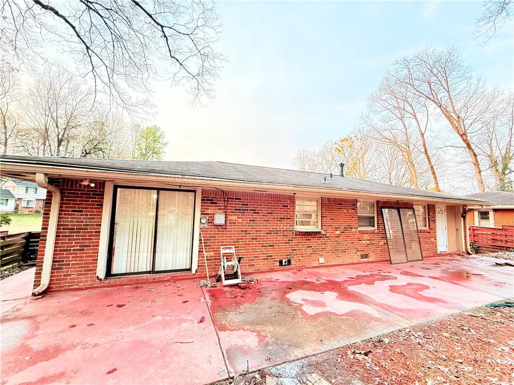3276 Pin Oak Circle Atlanta, GA 30340 - Photo 18 of 22 front view of a house with a large trees