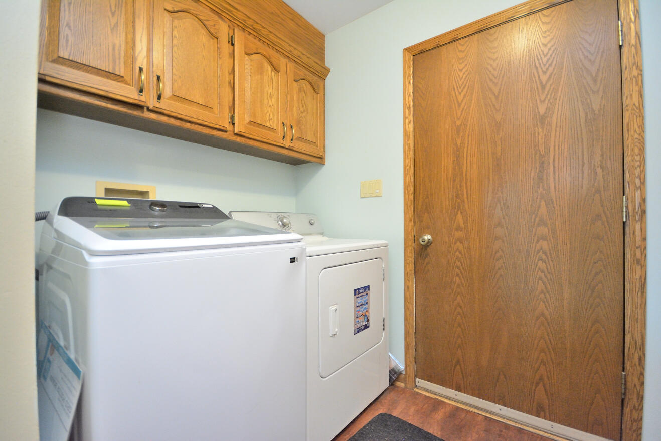 S108W37645 Draper Road Eagle, WI 53119 - Photo 20 of 36 1st-Floor Laundry