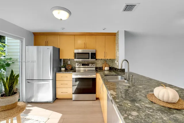 $439,000 | 1897 Northeast 15th Avenue, Fort Lauderdale, FL 33305