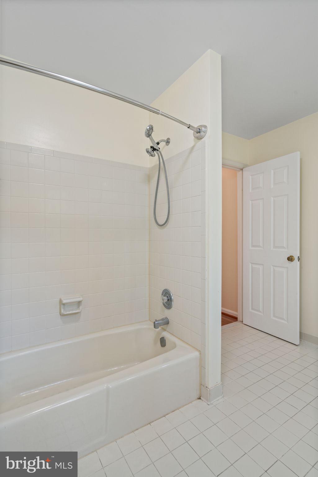 8213 Honeysuckle Road Manassas, VA 20112 - Photo 36 of 70 Gallery Image 36